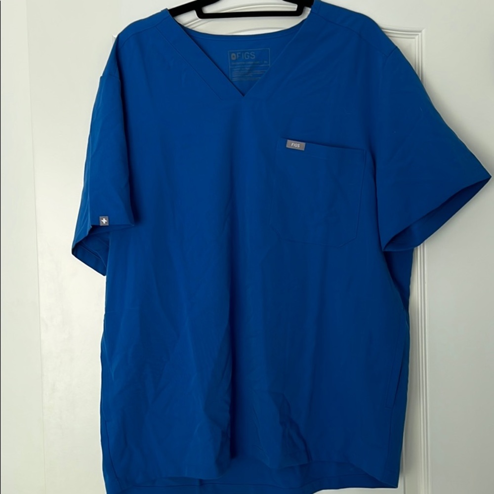 Men’s FIGS scrub top